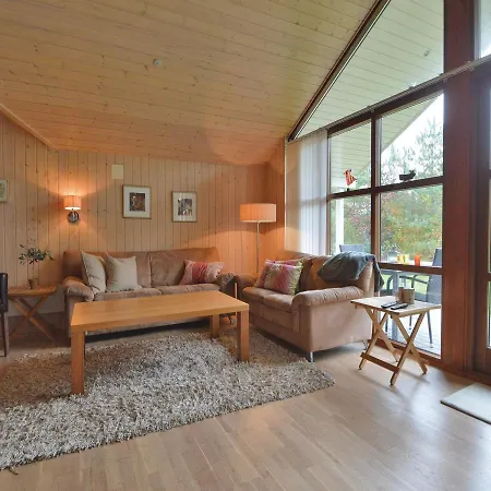 Three-bedroom Holiday In * Ansager